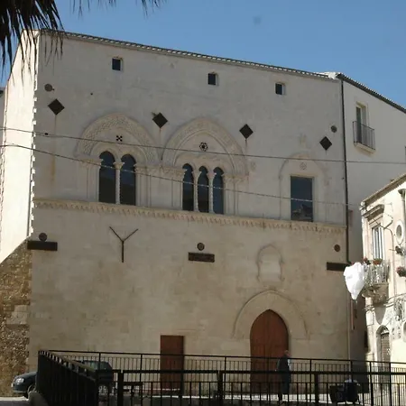 Feel Ortigia 1